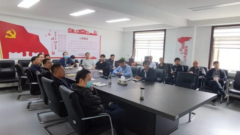 小标题：行业趋势与热门专业
